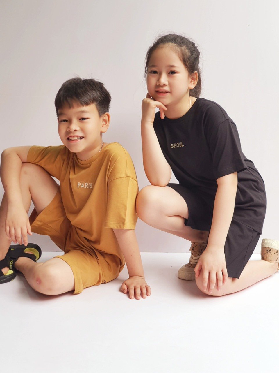 Bộ cotton Bee Mon nhiều màu thêu chữ ngực Paris / Seoul size 110 - 160