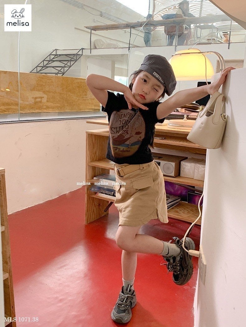 Set Melisa áo cotton đen thuyền cây dừa - chân váy be kaki liền quần size 2 - 12y