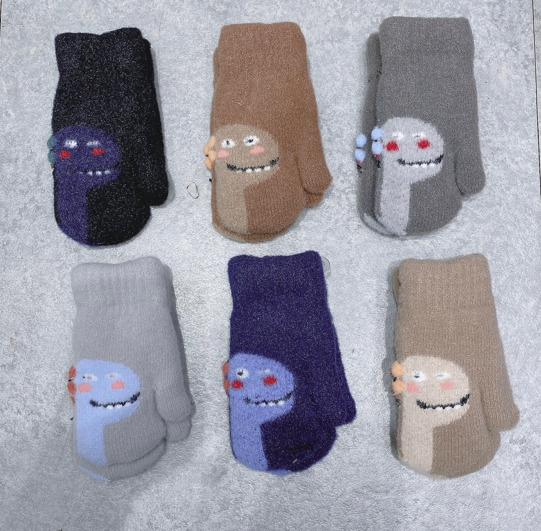 Găng tay chụp ngón hoạ tiết khủng long nhiều màu bé trai 2-5y