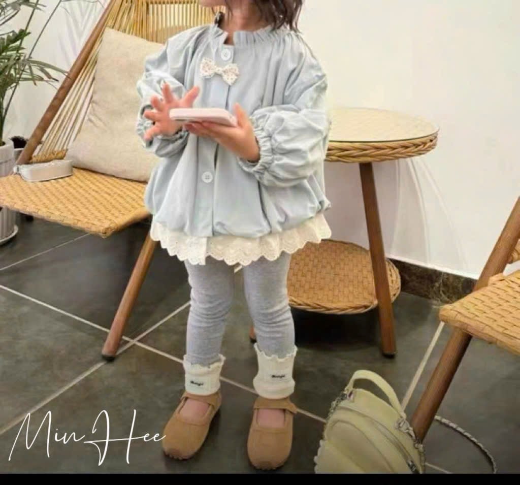 50817 - Áo khoác gió QC Roubao màu xanh đính nơ bé gái size 90-130