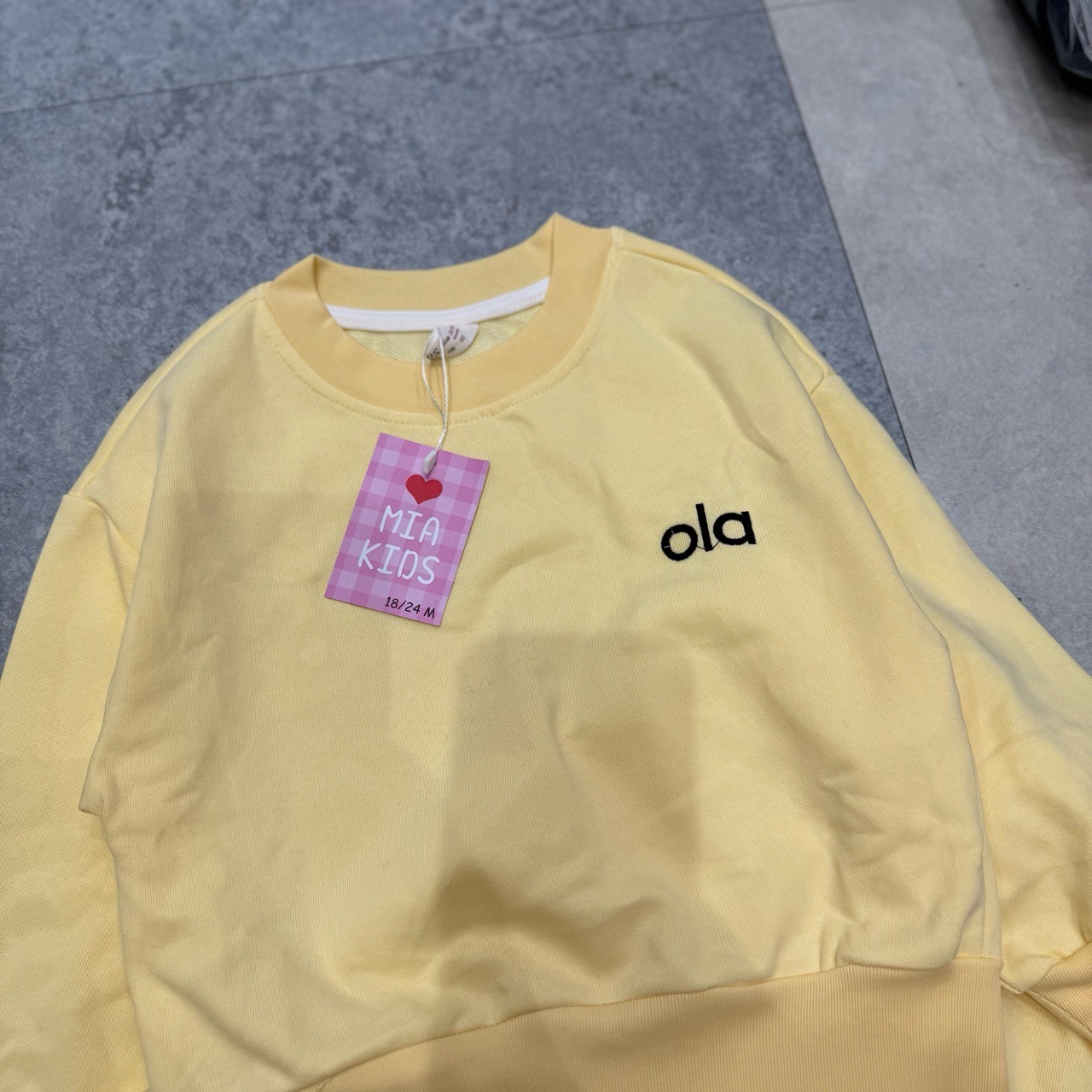 M5611 - Bộ nỉ da cá Mia Kids màu vàng bé gái size 2-12y