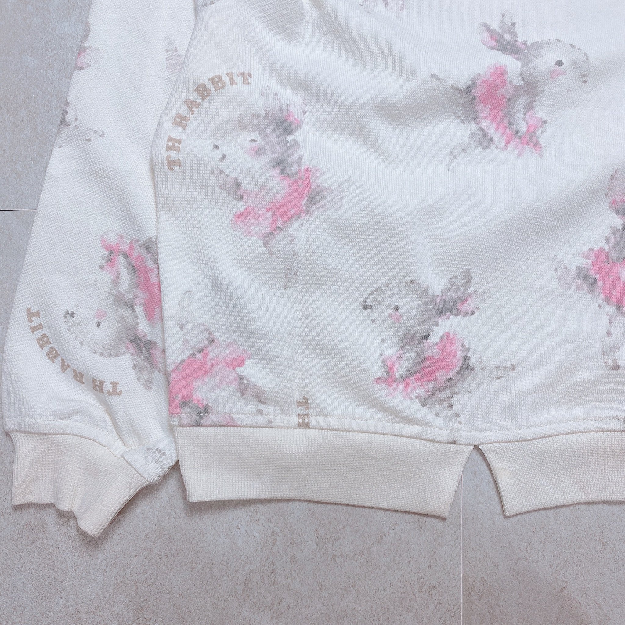 Áo nỉ da cá Toto Heros màu trắng hình thỏ size 120 - 150