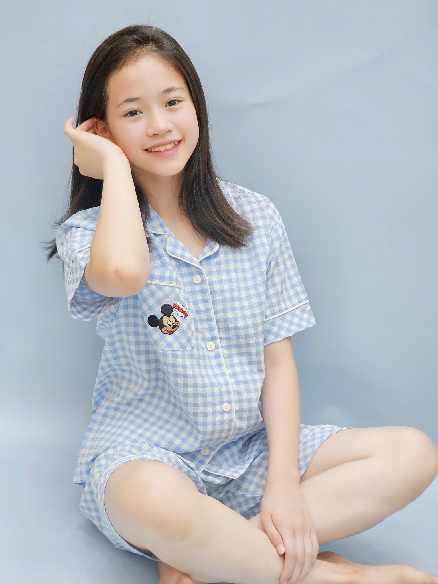 Bộ pyjama Beemon kẻ caro in hình minnie, mickey nhiều màu cho bé size 120-160