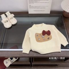 A18 - Áo len mèo đính nơ màu be cho bé size 90-130