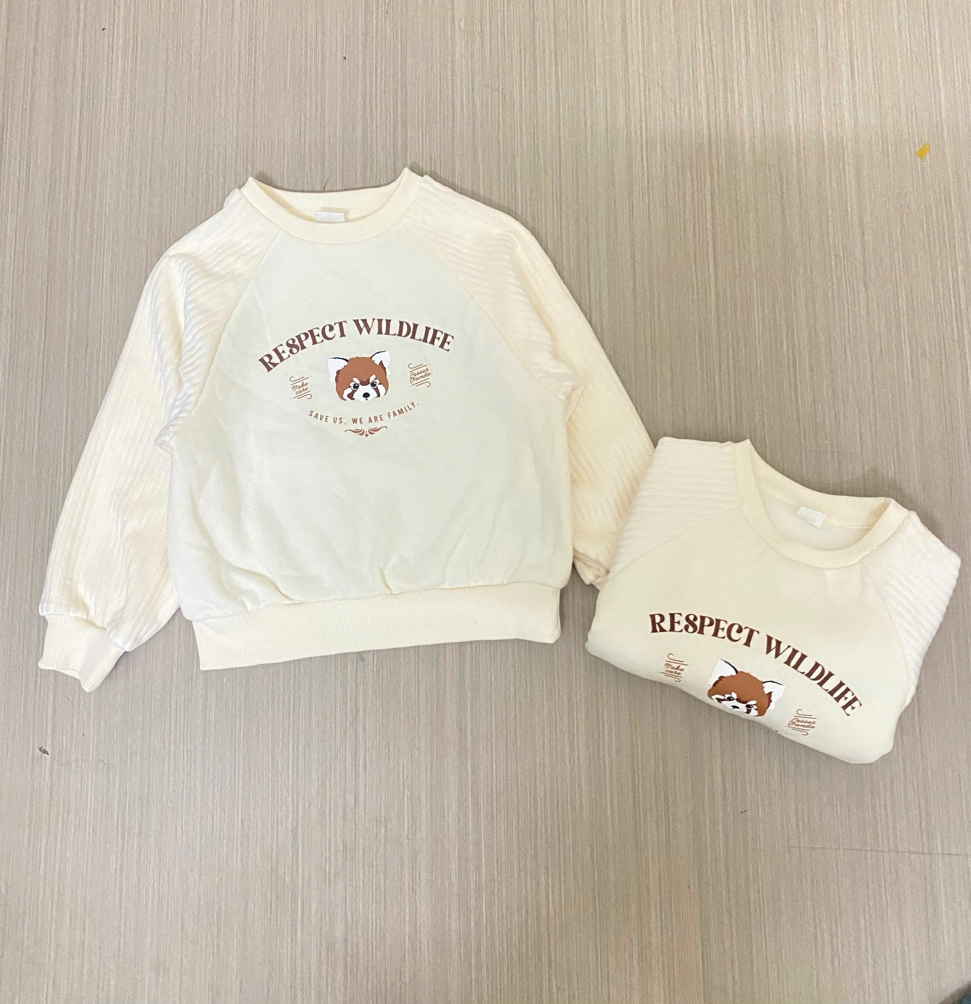 Áo nỉ nhung Topten màu kem họa tiết hình cáo cho bé size 110-150