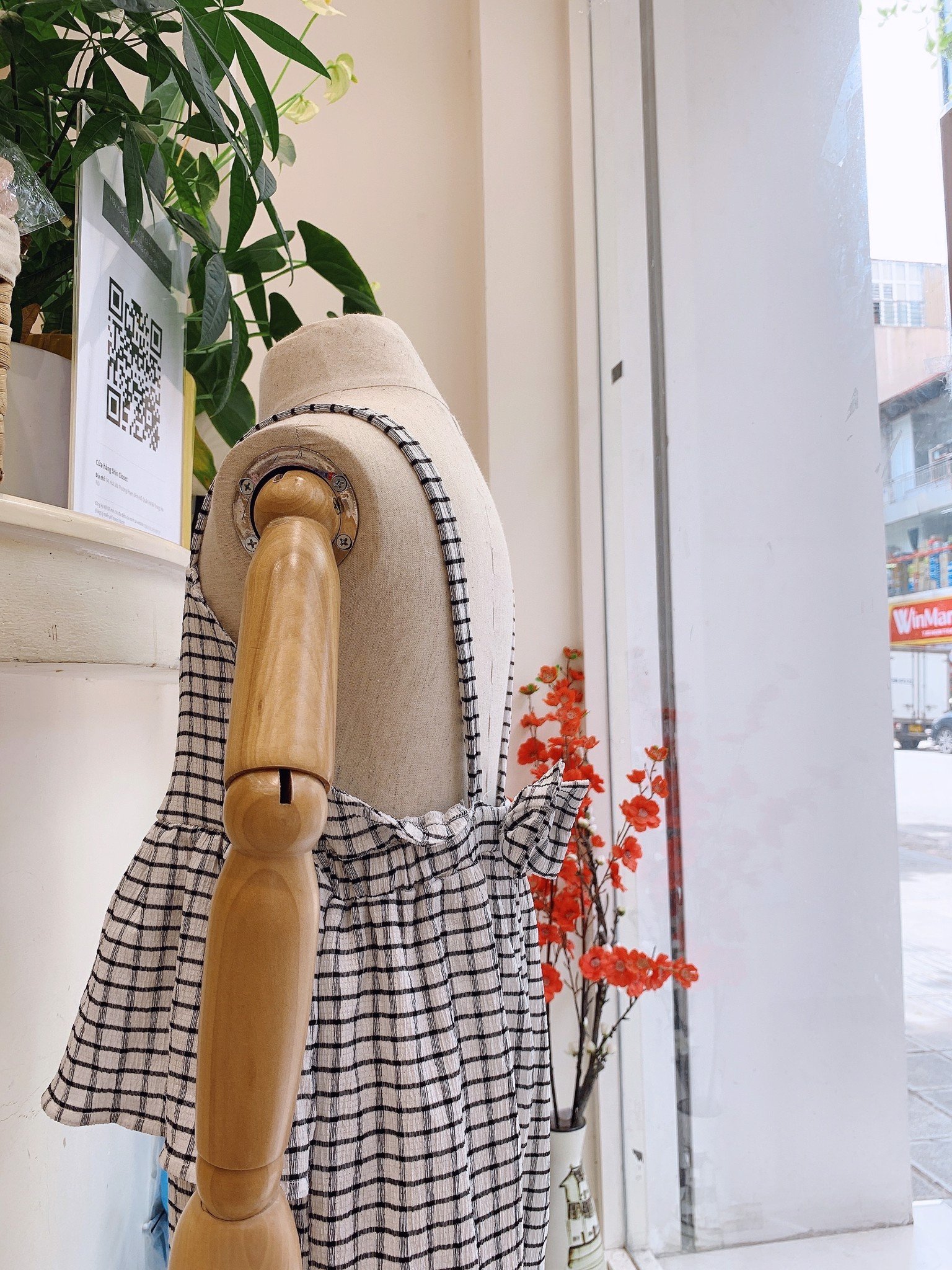 Jumpsuit thun xốp Mayoral kẻ caro trắng đen