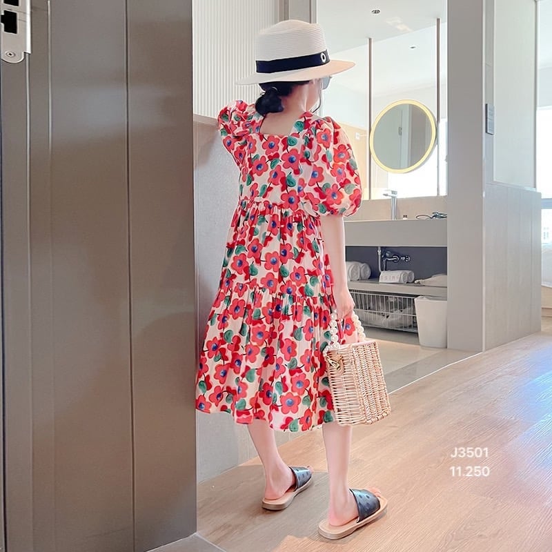 V00027 - Váy thô June màu trắng hoa hồng đuôi cá tay bồng size 1 - 10y