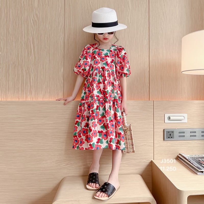 V00027 - Váy thô June màu trắng hoa hồng đuôi cá tay bồng size 1 - 10y