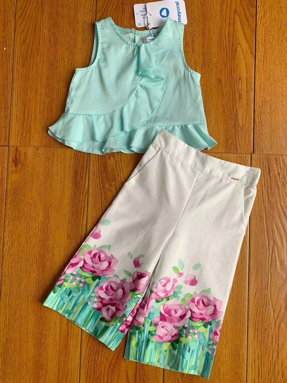 Bộ thô Mayoral áo sát nách vạt bèo chéo - quần culotte 2 màu hoa size 2 - 9y