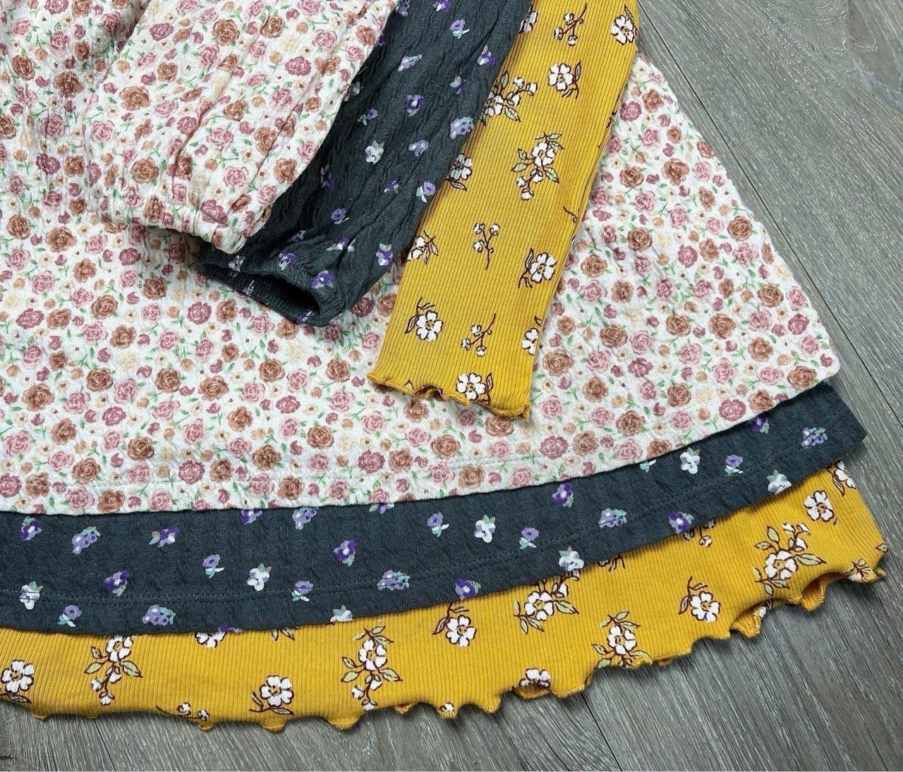 V00014 - Váy thun nhăn / thun tăm hoa nhí 3 màu size 24m - 8y