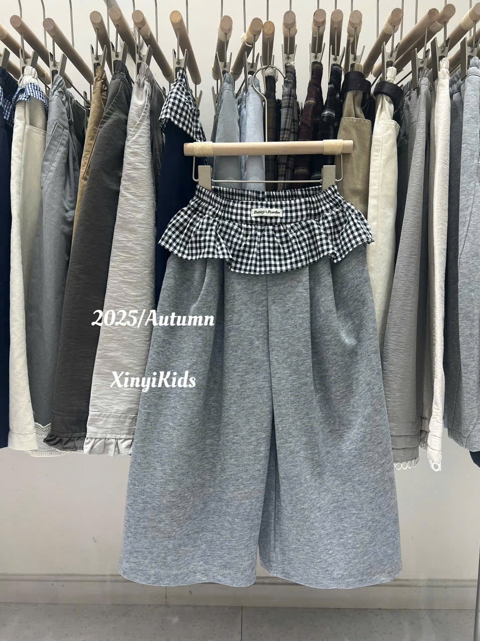 XY886035 - Quần ống suông thun cạp kẻ caro 2 màu ghi/navy bé gái size 110-150