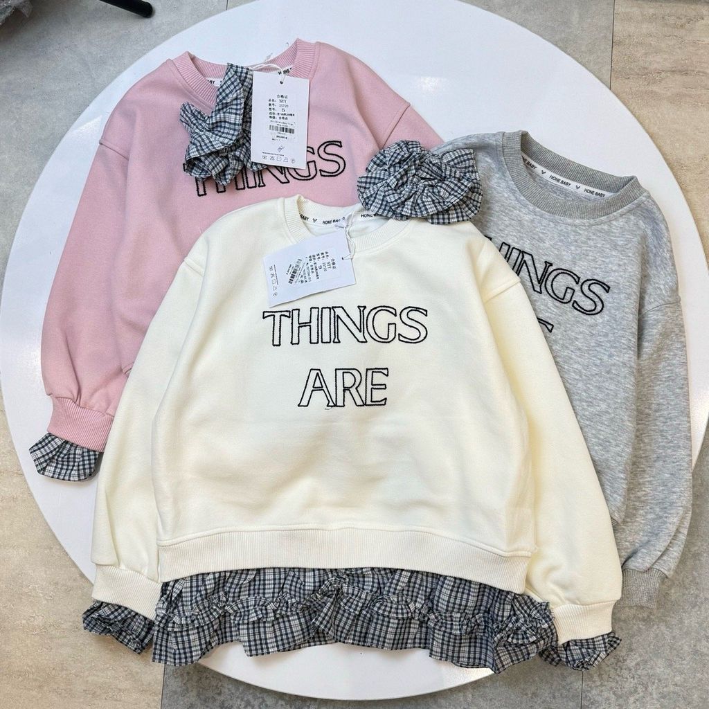 Áo nỉ QC Hone Baby Things Are kèm chun buộc tóc nhiều màu cho bé size 120-160