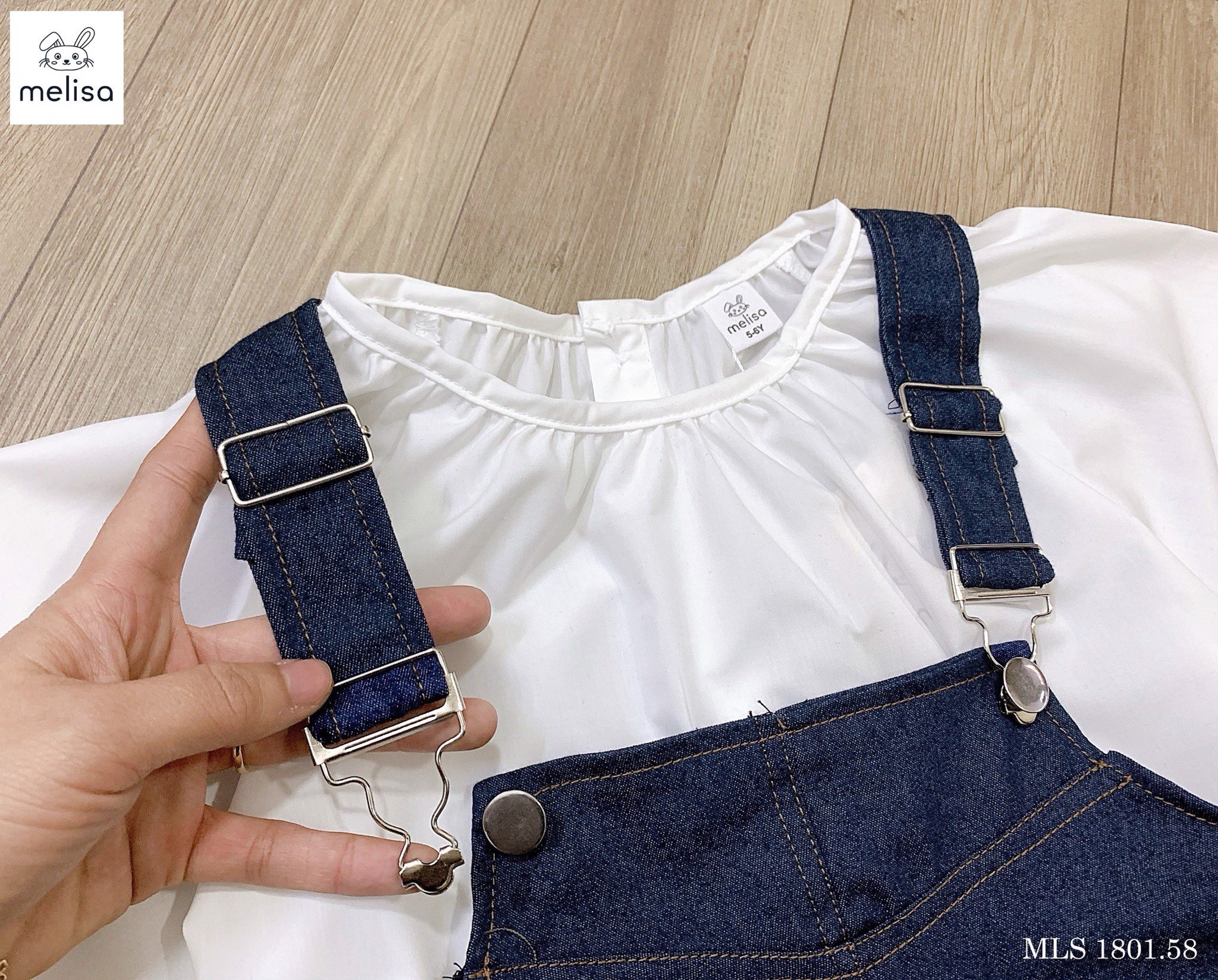 Set Melisa áo thô trắng - váy yếm jean xanh size 2 - 12y