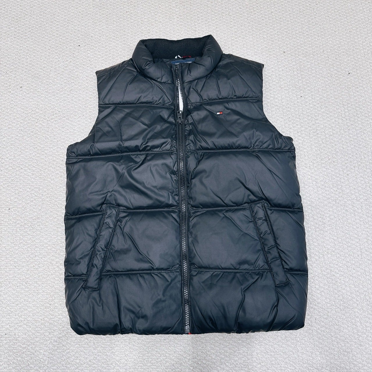 Áo gile phao dư xịn màu đen chữ lưng cho bé trai size 8-14y