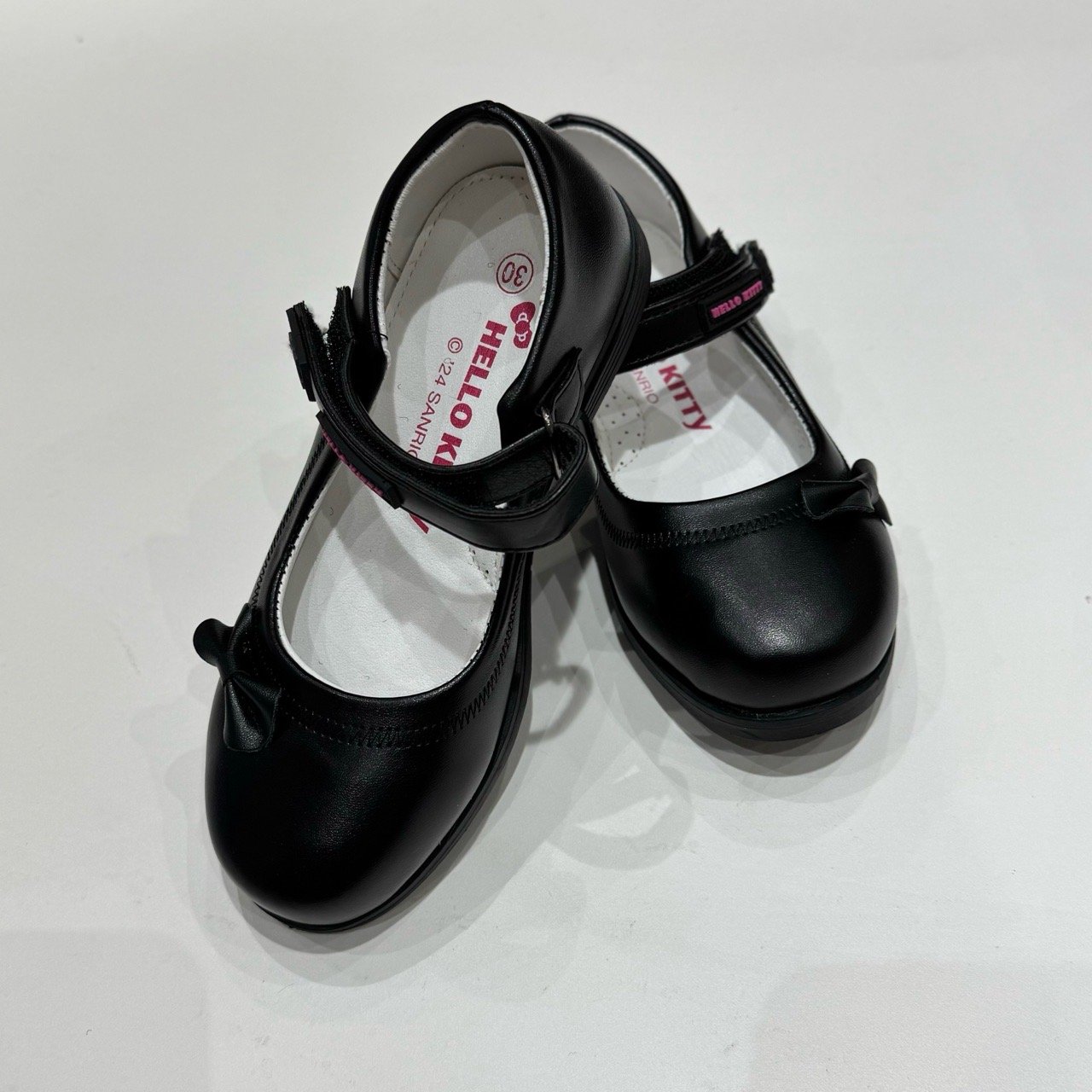 Giày búp bê Hello Kitty màu đen quai dán cho bé gái size 29-37