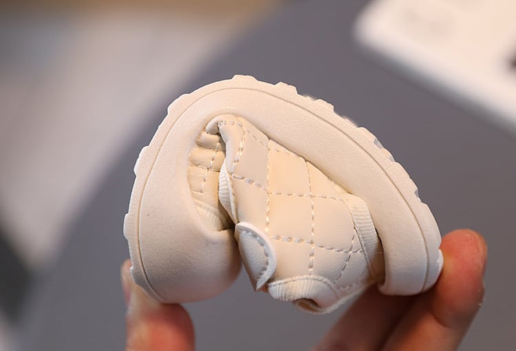 H159 - Sandal mũi chống va đập thêu mặt cười 2 màu cho bé size 21-25