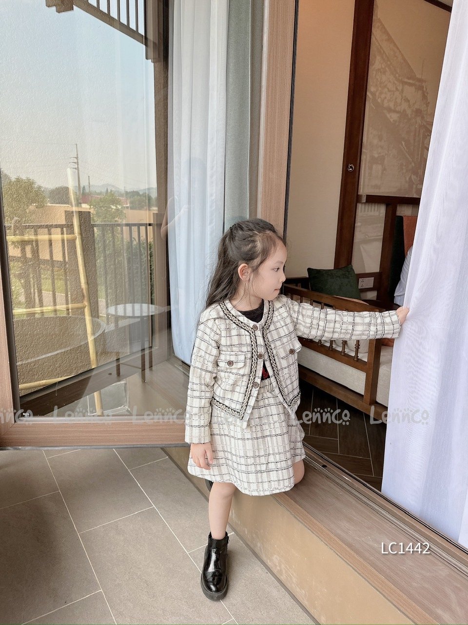 V00165 - Set áo khoác + chân váy dạ tweed kem phối đen size 1 - 10y