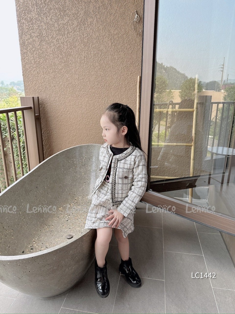 V00165 - Set áo khoác + chân váy dạ tweed kem phối đen size 1 - 10y
