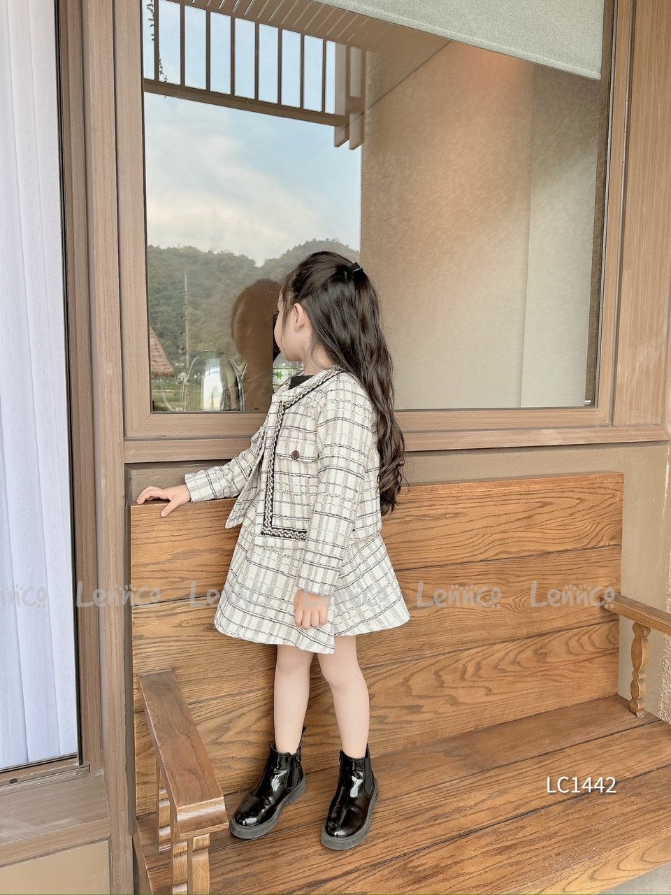 V00165 - Set áo khoác + chân váy dạ tweed kem phối đen size 1 - 10y