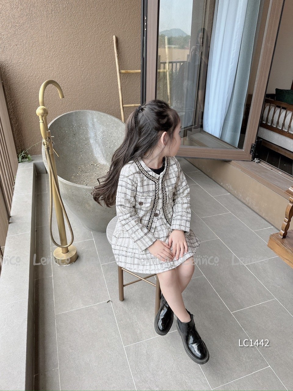 V00165 - Set áo khoác + chân váy dạ tweed kem phối đen size 1 - 10y