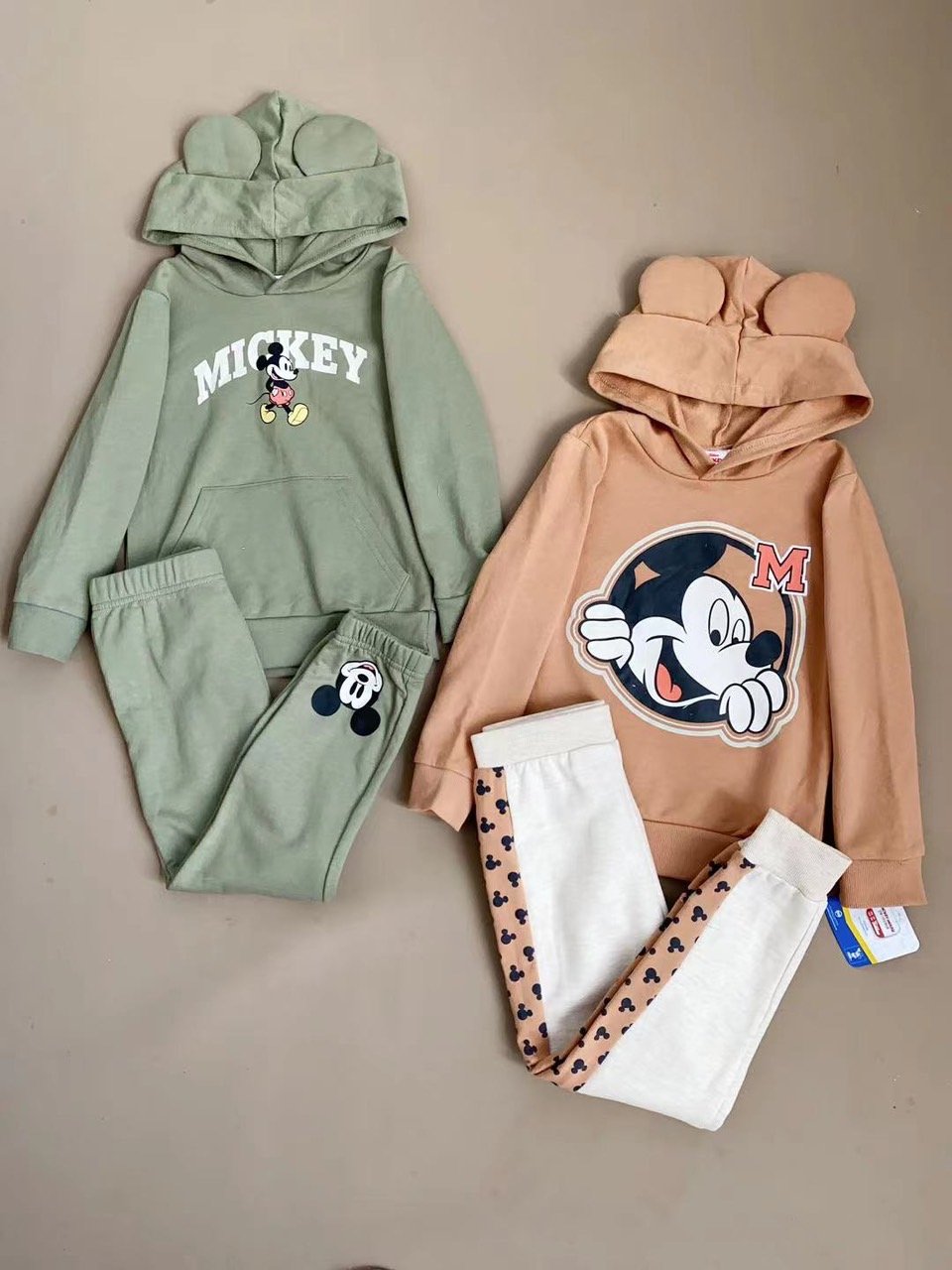 Bộ nỉ bông Juniors dư xịn hoạ tiết Mickey 2 màu cho bé size 2-7y