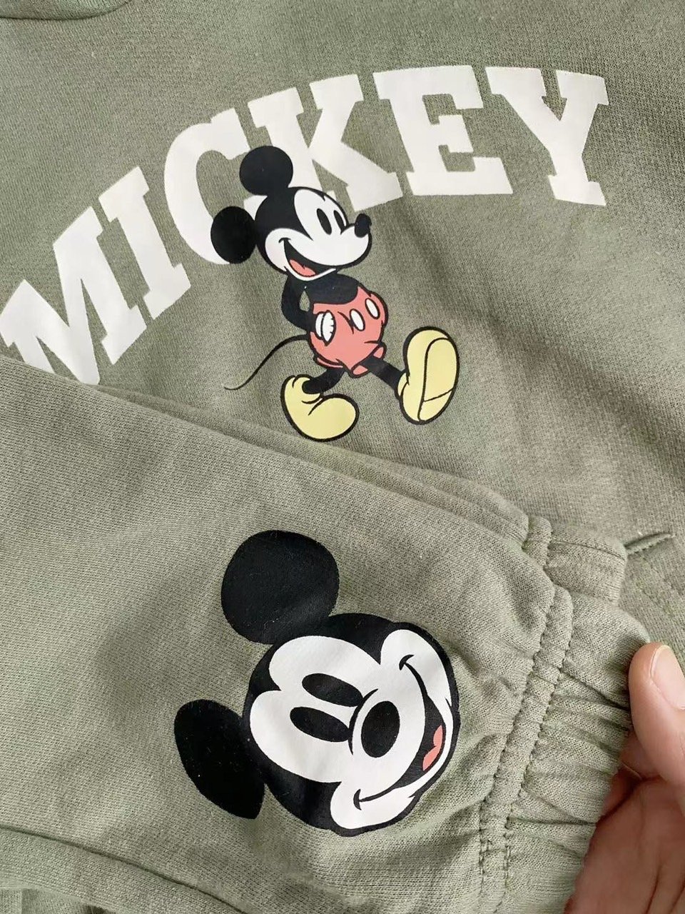 Bộ nỉ bông Juniors dư xịn hoạ tiết Mickey 2 màu cho bé size 2-7y