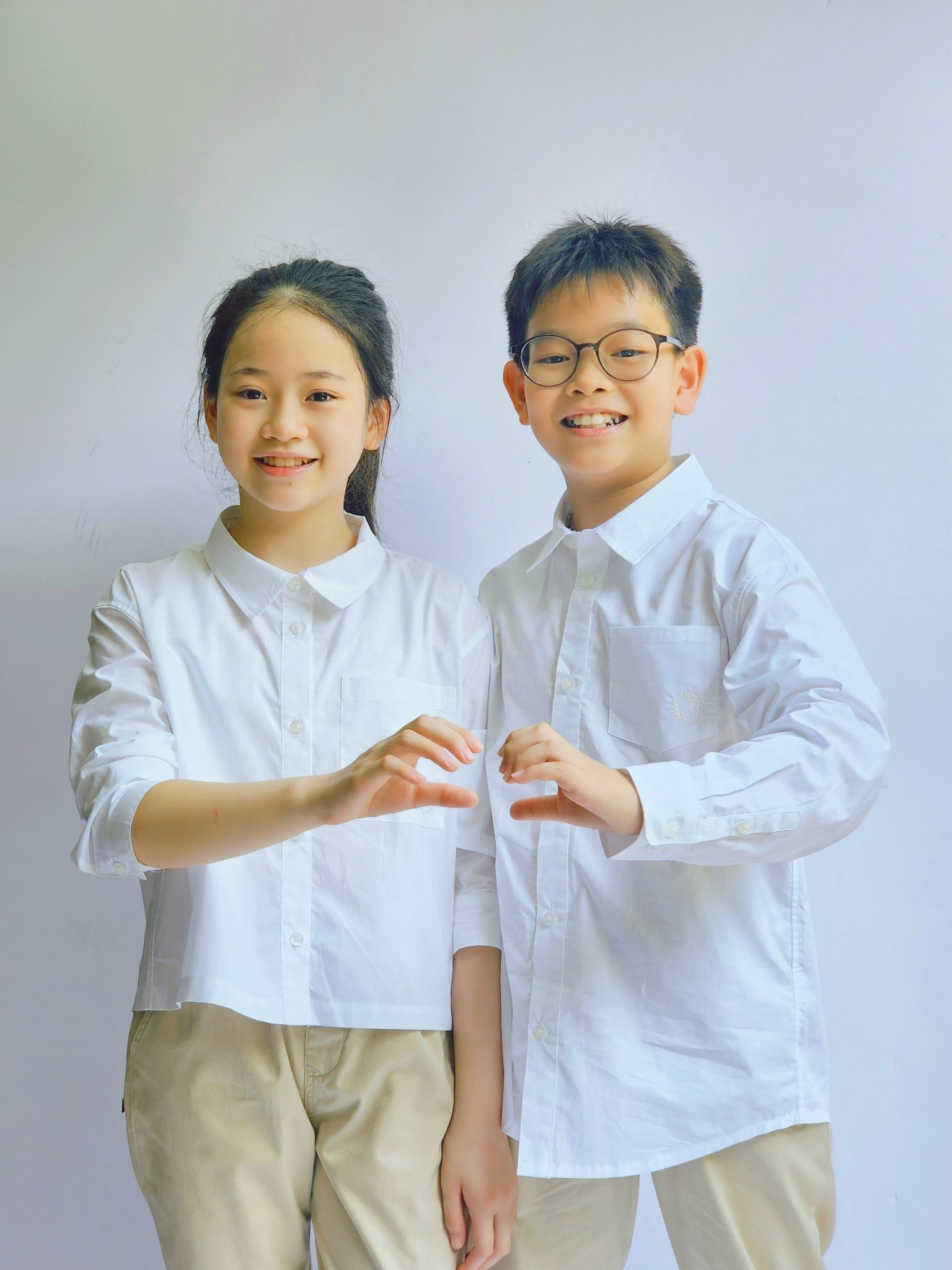 Áo sơ mi màu trắng Bee Mon cho bé size 120-160