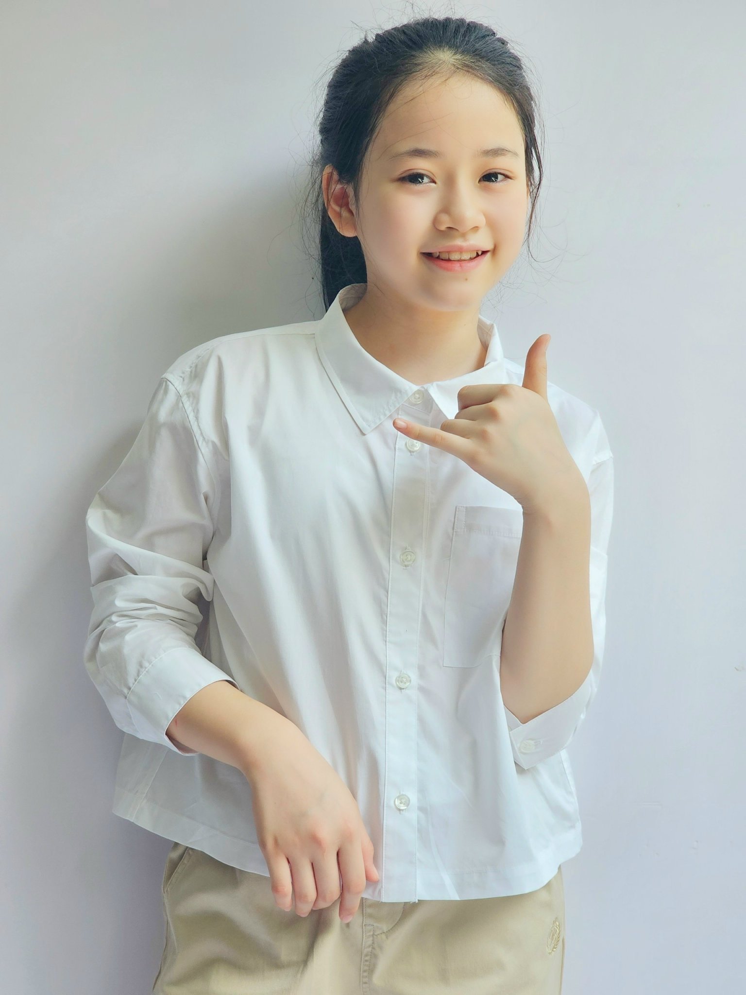 Áo sơ mi màu trắng Bee Mon cho bé size 120-160