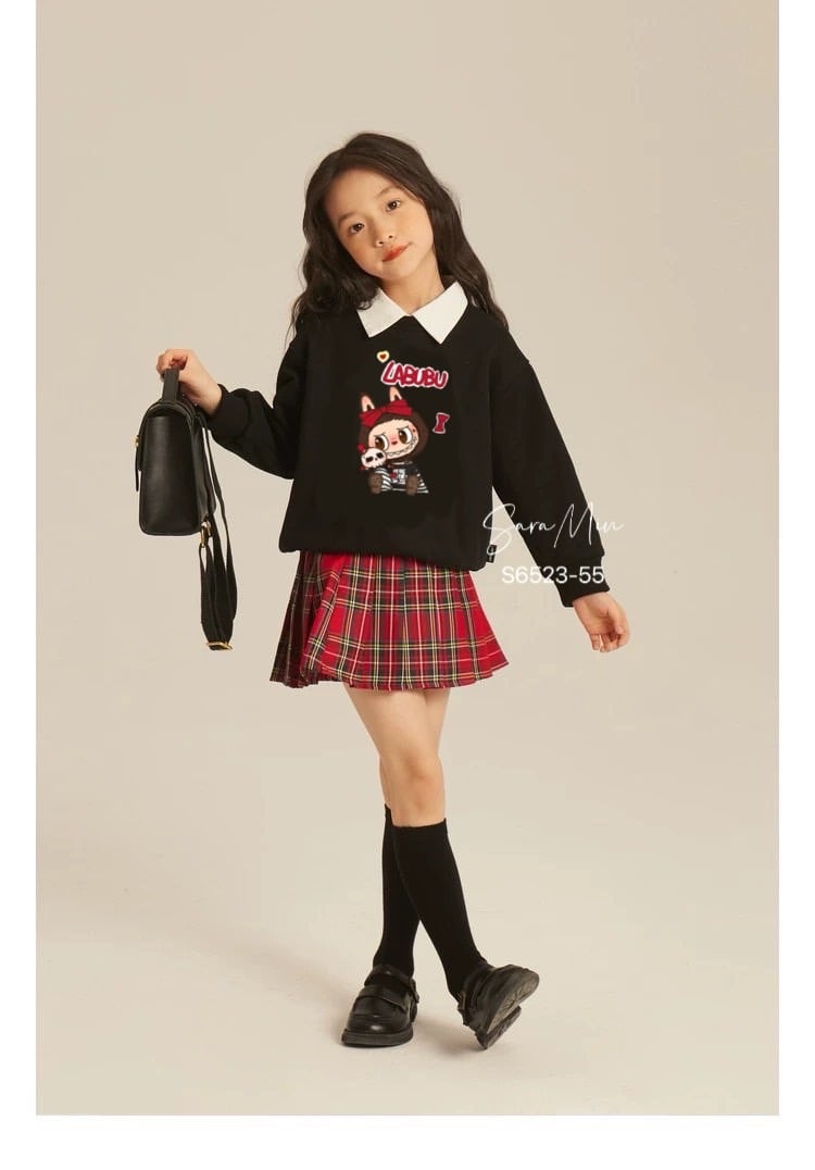 V00159 - Set Sara Min Labubu áo nỉ đen cổ sơ mi + chân váy xếp ly caro đỏ bé gái size 2-12y