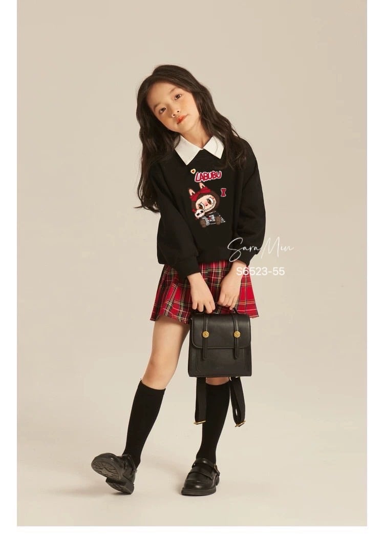 V00159 - Set Sara Min Labubu áo nỉ đen cổ sơ mi + chân váy xếp ly caro đỏ bé gái size 2-12y