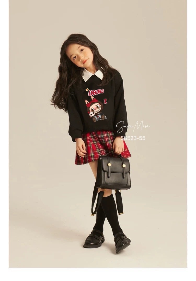 V00159 - Set Sara Min Labubu áo nỉ đen cổ sơ mi + chân váy xếp ly caro đỏ bé gái size 2-12y