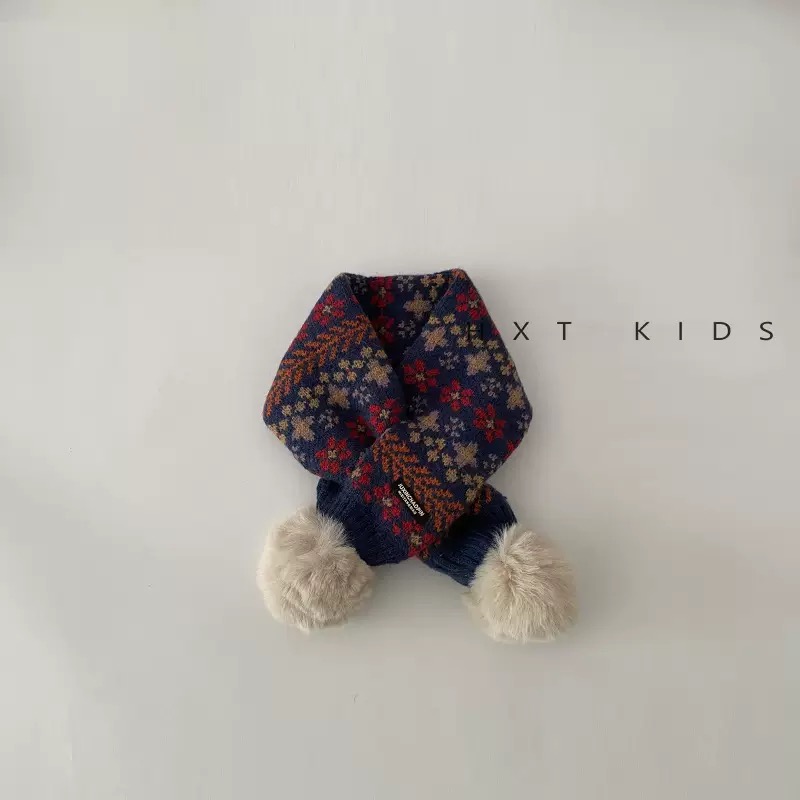 Khăn len thổ cẩm quàng chéo nhiều màu cho bé