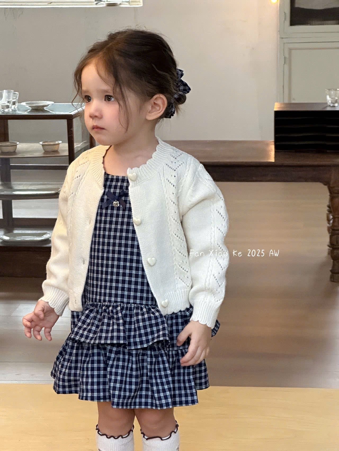 25178 - Set 2ct QC Fanxiaoke váy kẻ + cardigan bé gái size 80-120