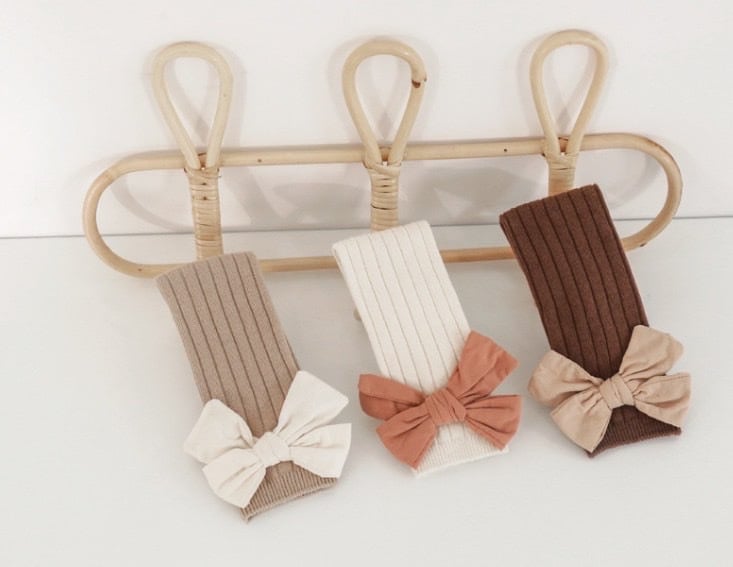 Tất cao cổ đính nơ bé gái Nemo 5 màu