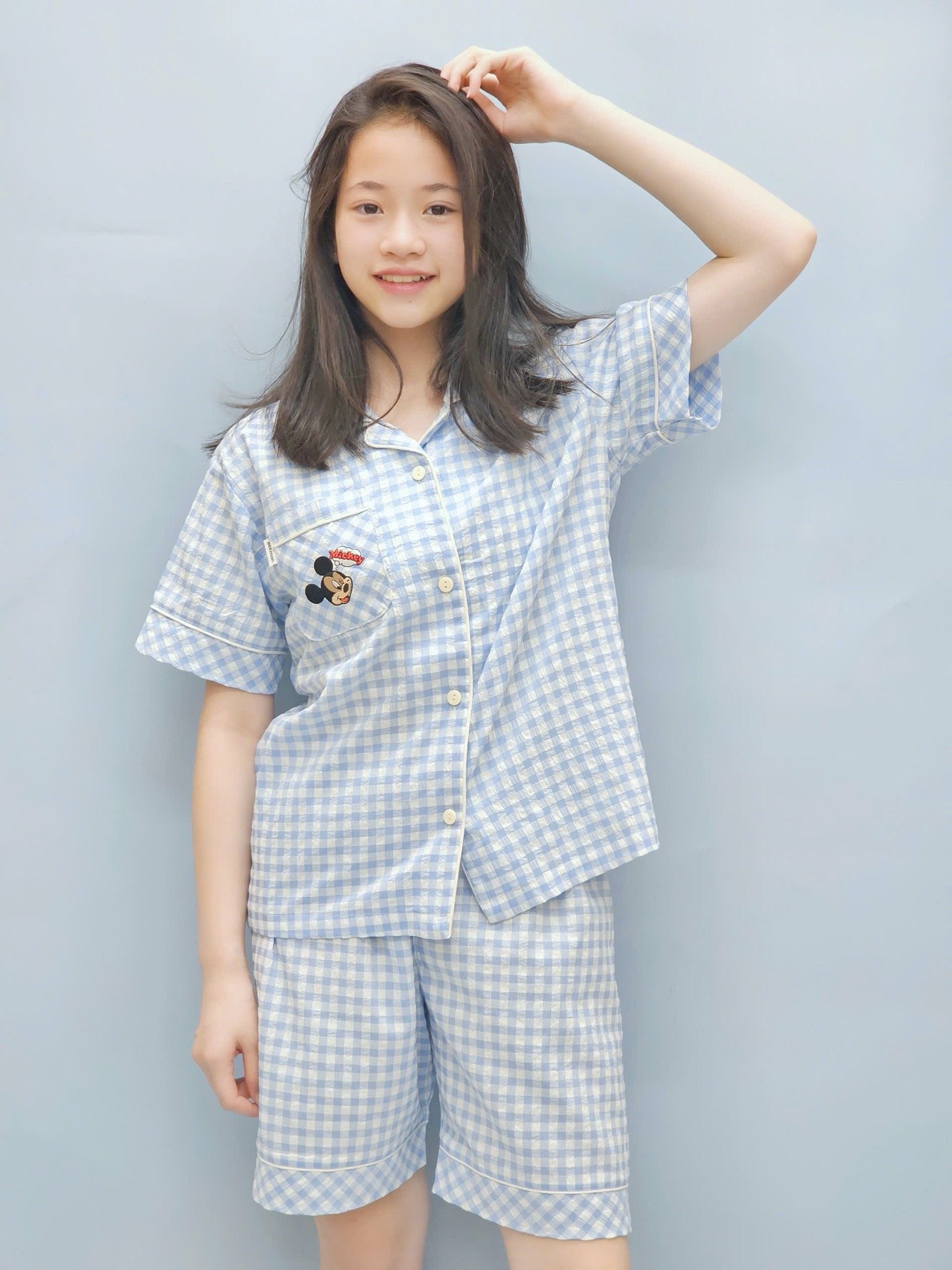 Bộ pyjama Beemon kẻ caro in hình minnie, mickey nhiều màu cho bé size 120-160
