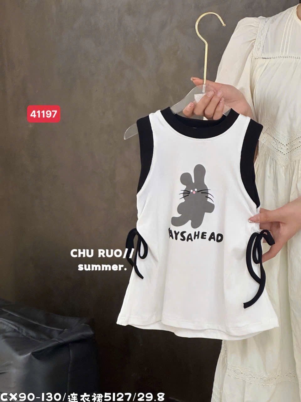 V00064 - Váy cotton QC màu trắng viền đen hoạ tiết thỏ bé gái size 90-130