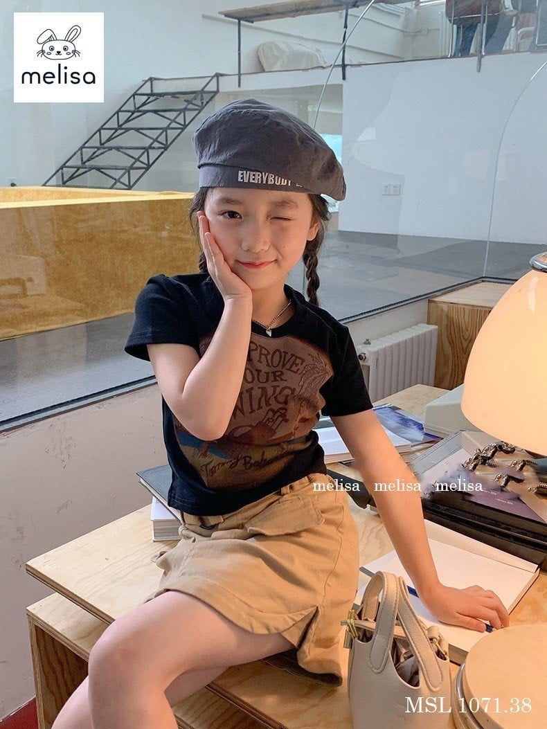 Set Melisa áo cotton đen thuyền cây dừa - chân váy be kaki liền quần size 2 - 12y