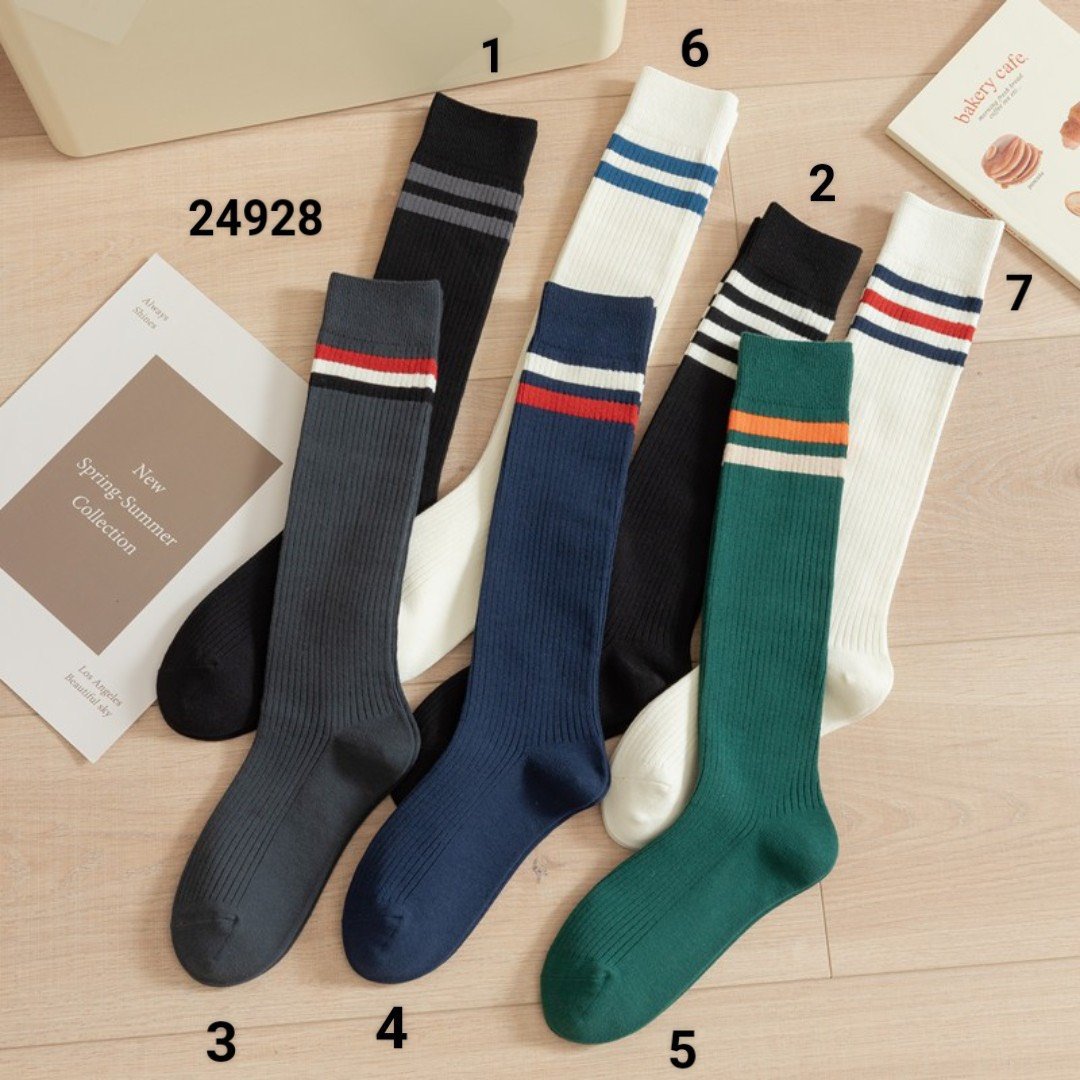 Tất len cao tới gối tuổi Teen kẻ sọc 7 màu ( Free size )