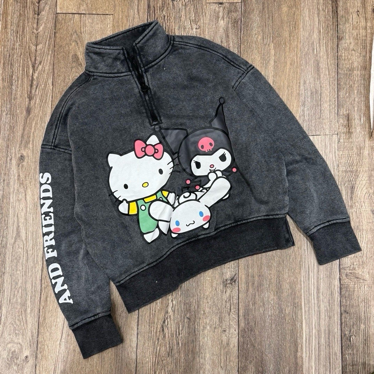 Áo nỉ Primark Hello Kitty / Barbie / Kuromi Bé Gái size 8 - 15y
