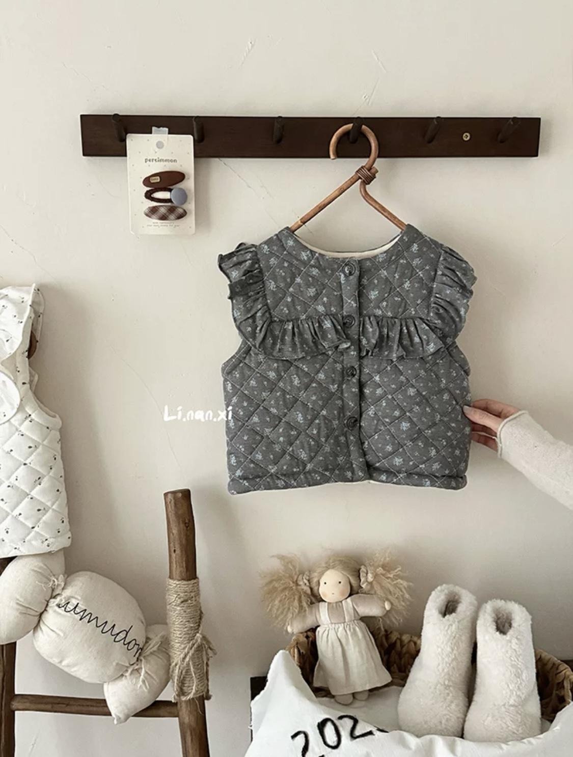 88330 - Áo gile lót nỉ LNX bèo vai ngực 2 màu Bé Gái size 90 - 140