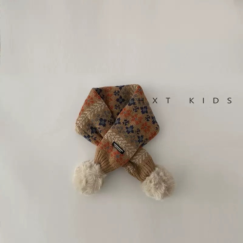 Khăn len thổ cẩm quàng chéo nhiều màu cho bé