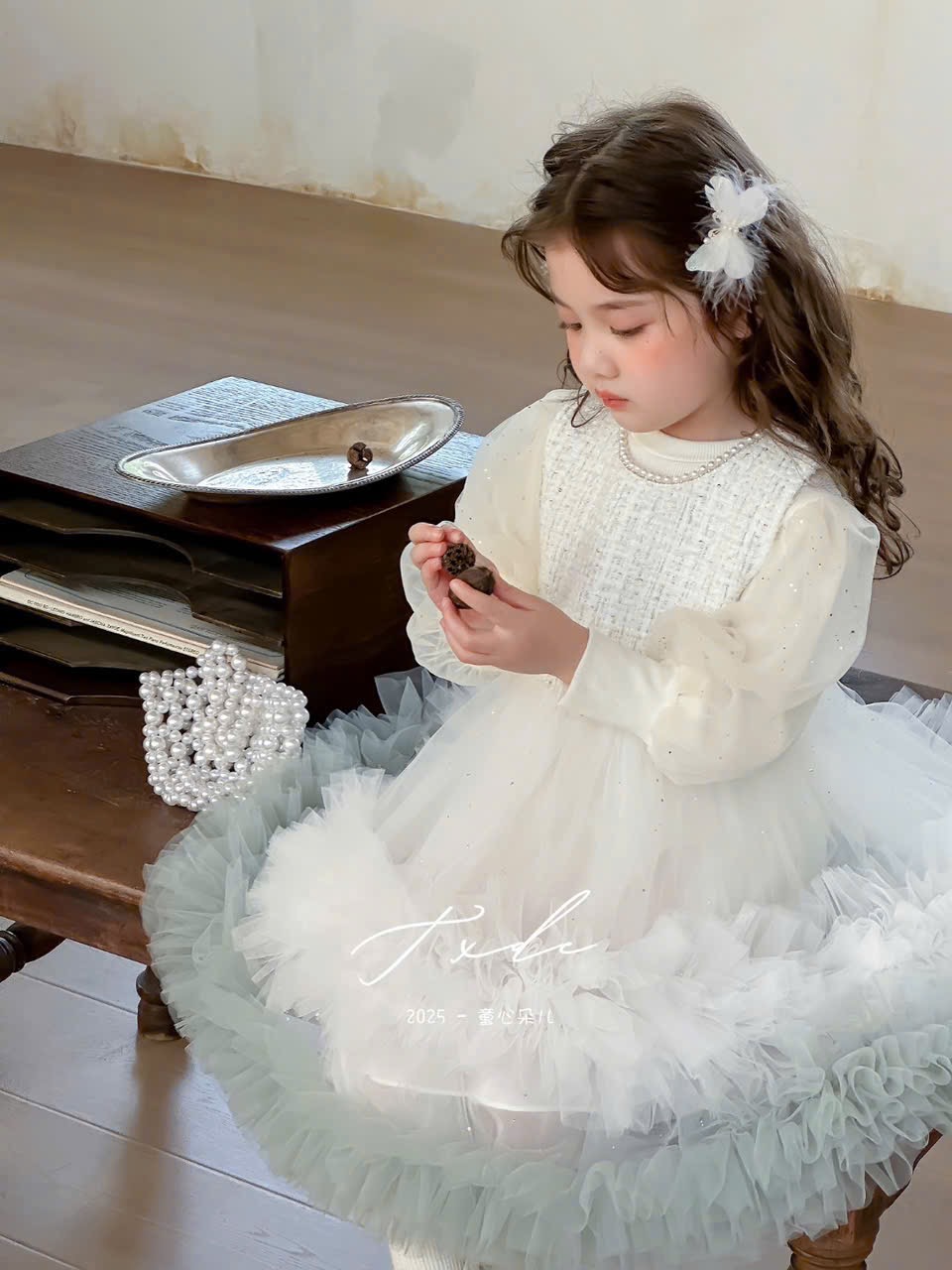 W25172 - Set 2ct áo len + váy công chúa 2 màu hồng/kem cho bé size 90-130