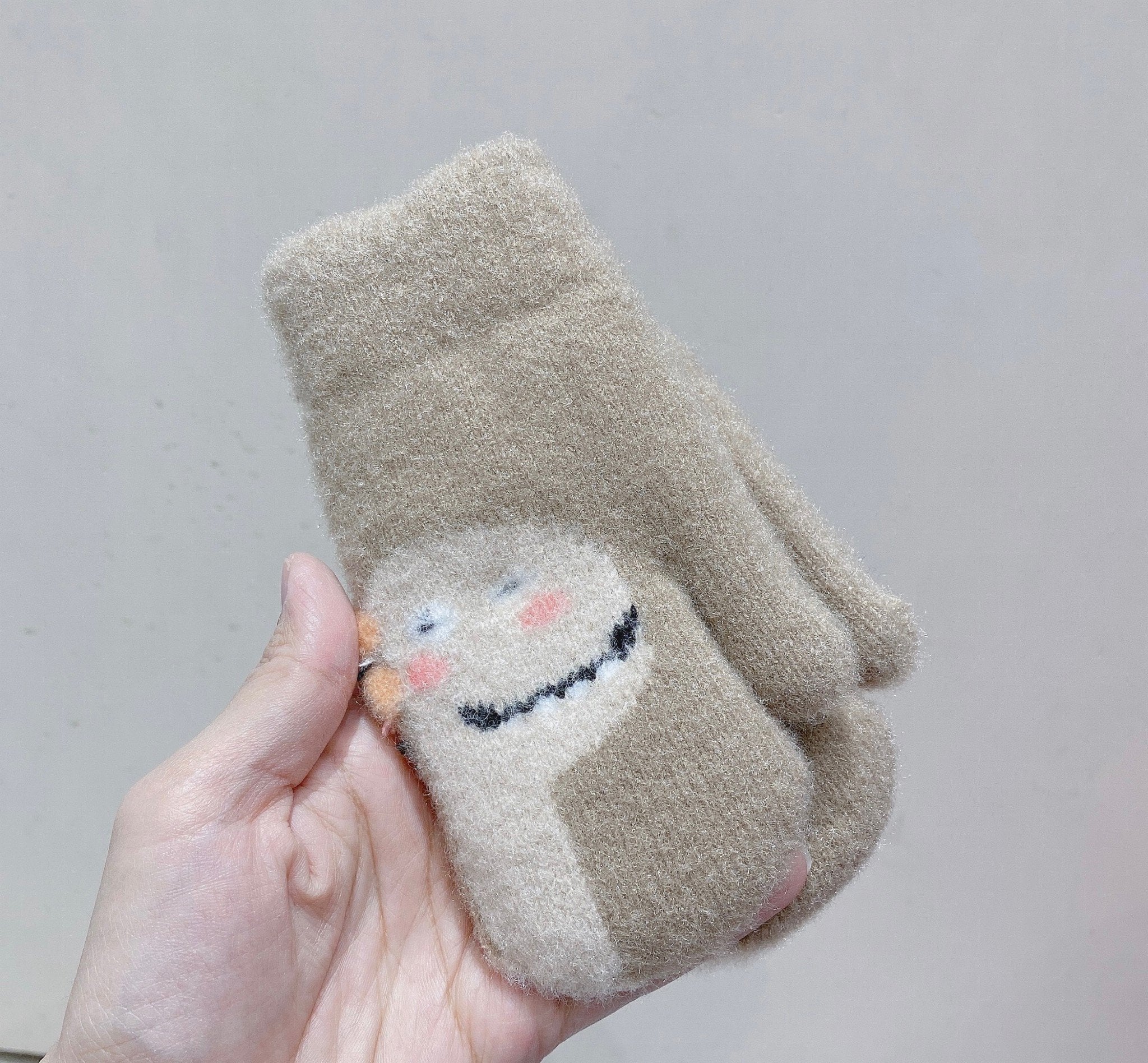 Găng tay chụp ngón hoạ tiết khủng long nhiều màu bé trai 2-5y