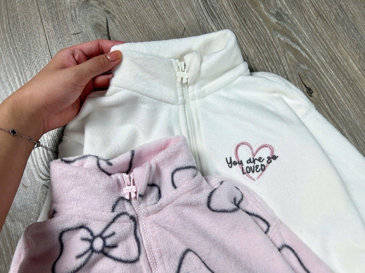 BBG26 - Bộ nỉ GGJJ 2 màu hồng nơ/trắng kem cho bé gái size 2-8y