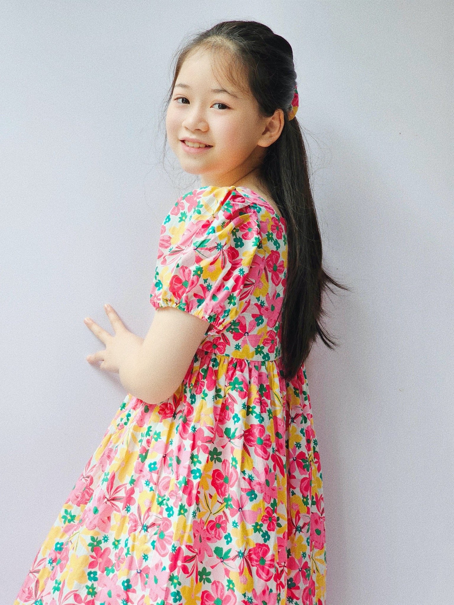 V00025 - Váy thô hoa đỏ kèm chun buộc tóc size 110-150