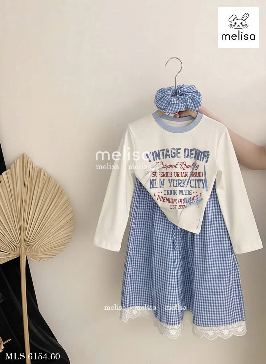 MLS 6154 - Set 3ct Melisa áo dài tay in chữ + chân váy kẻ xanh + dây buộc tóc size 2-12y