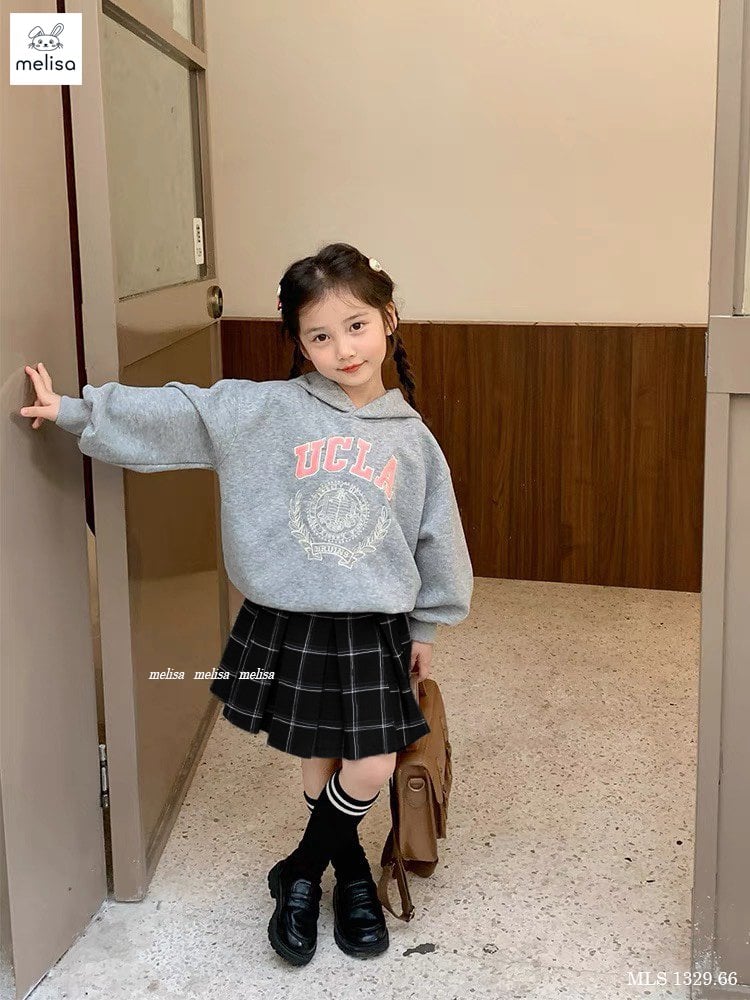 Set Melisa áo hoodie ghi UCLA - chân váy liền quần caro đen trắng size 2 - 12y