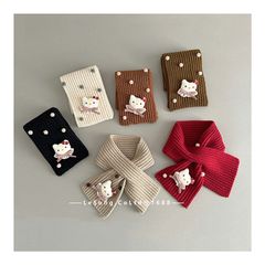 Khăn len quàng chéo đính Kitty nhiều màu cho bé gái