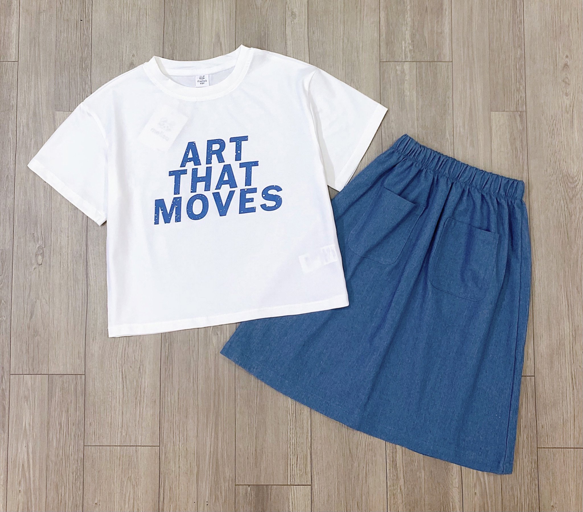 Bộ Melisa áo trắng in chữ + chân váy xanh jean BG size 3-12y