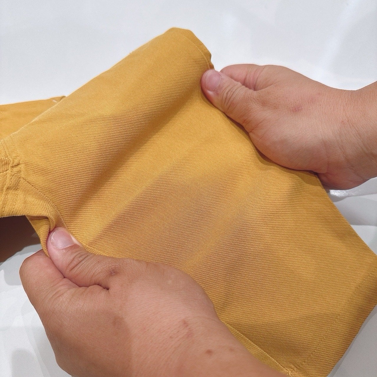 Quần kaki Soft Moimoln xuất Hàn 2 màu kem/vàng cho bé size 90-120